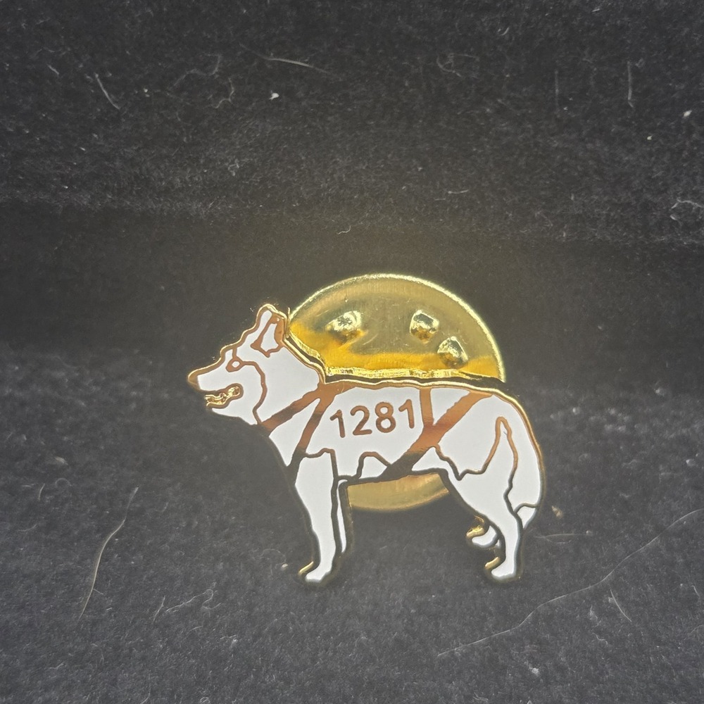 Alaska Regional Council Of Carpenters Pin White Dog 1281